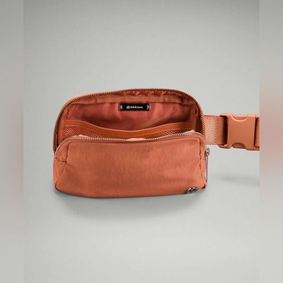 NWT Lululemon Everywhere Belt Bag
Pink Savannah w/ Extended Strap !Rare - Picture 4 of 5